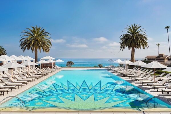 3 piscines extérieures, tentes de plage, parasols de plage
