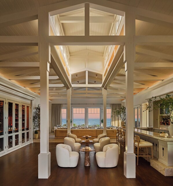 3 restaurants, serveren ontbijt, lunch, diner, Mediterrane gerechten