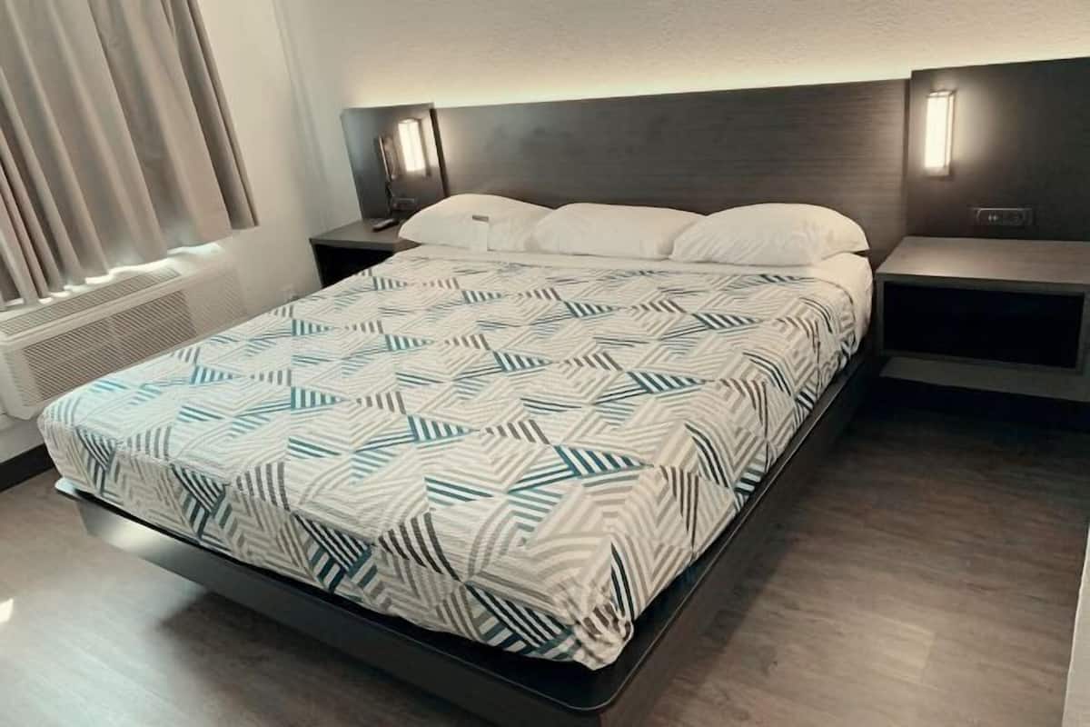 Desk, free WiFi, bed sheets