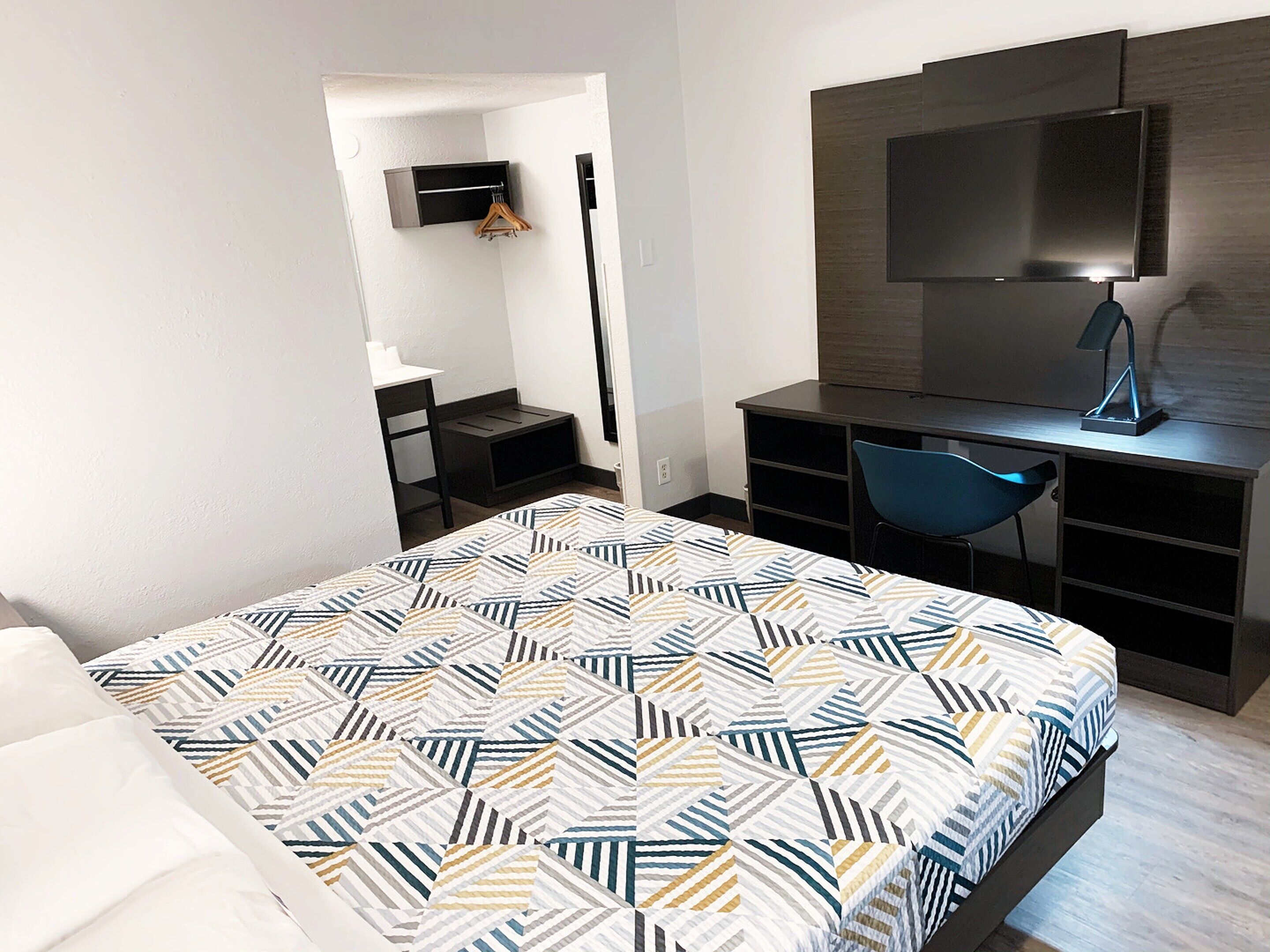 Desk, WiFi (free), bed sheets