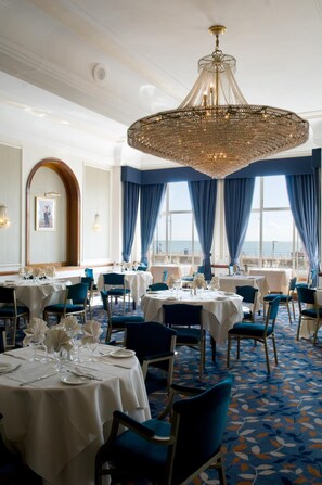 Lunsj og middag serveres