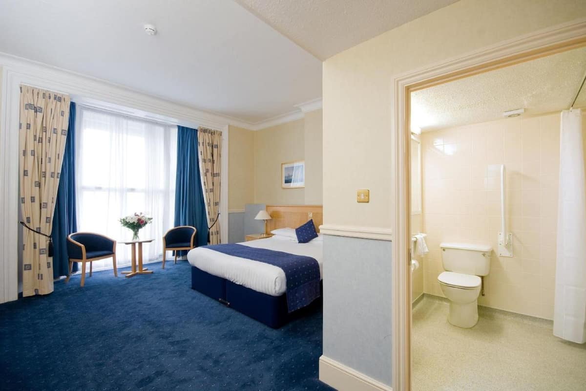 queen sea view | 1 bedroom, free wifi, bed sheets