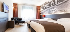Chambre Deluxe avec lits jumeaux, 2 lits jumeaux | Coffre-fort, bureau, lit de bébé (gratuit), accès au Wi-Fi (inclus)