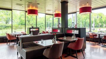 Serveert lunch en diner