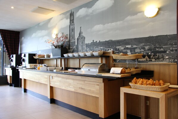 Morgenmadsbuffet hver dag (17.75 EUR pr. person)