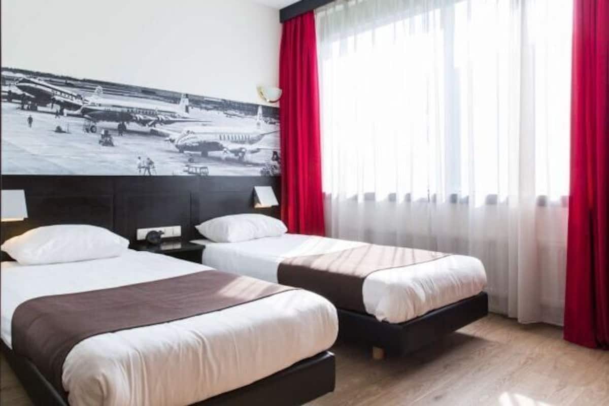 In-room safe, desk, iron/ironing board, free cots/infant beds