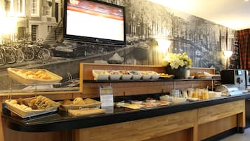 Dagelijks continentaal ontbijt (EUR 18.25 per persoon)