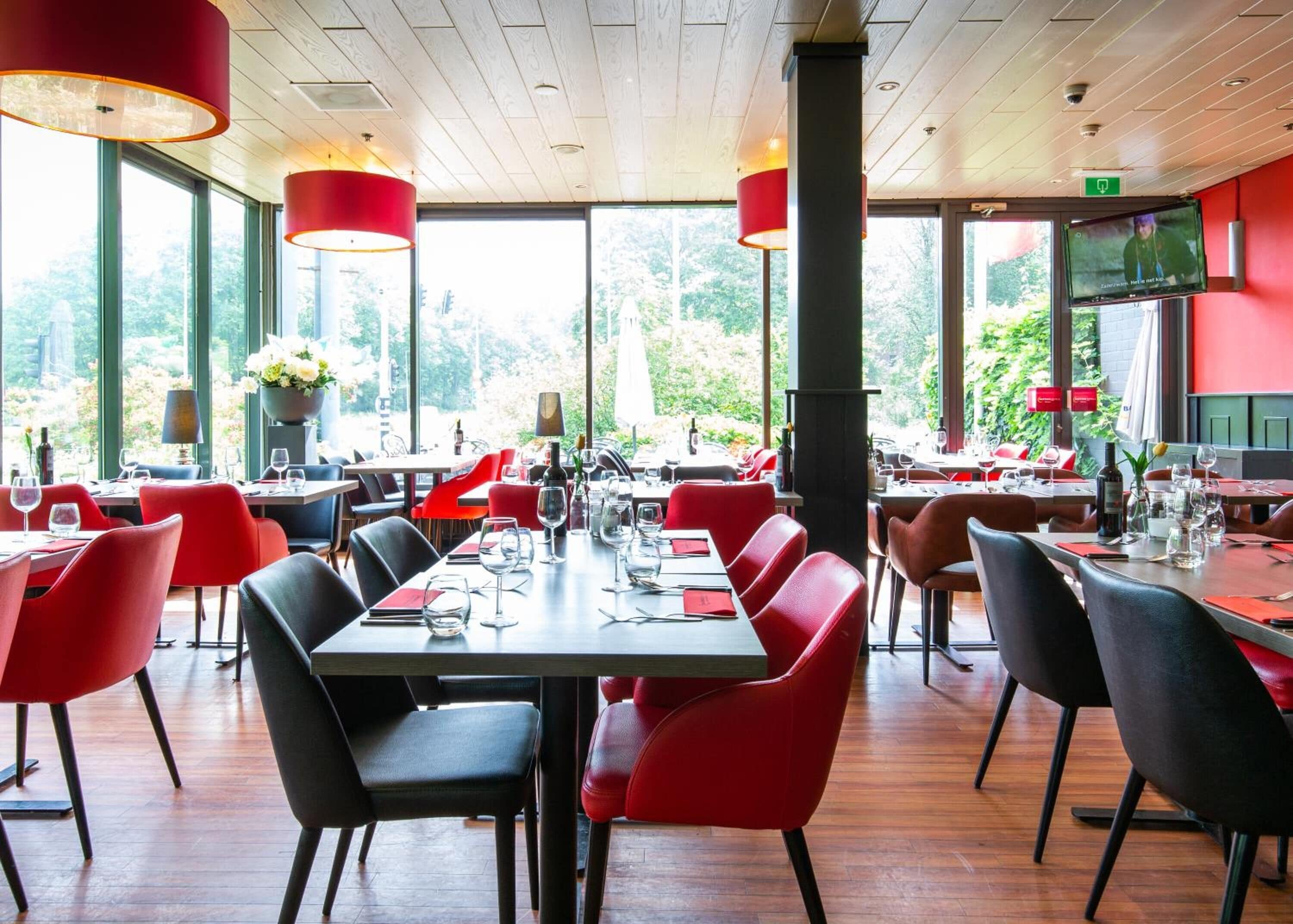 Der serveres frokost og aftensmad