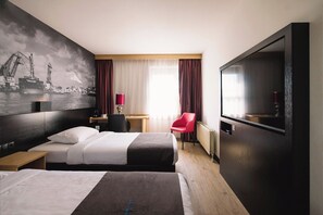 Comfort Twin kamer, 2 eenpersoonsbedden | 1 slaapkamer, een kluis op de kamer, een bureau
