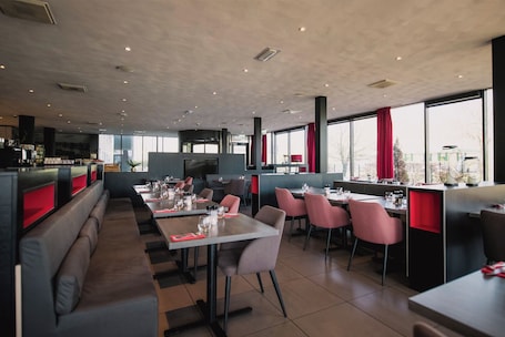 Restaurant. Bastion Hotel Rotterdam Zuid