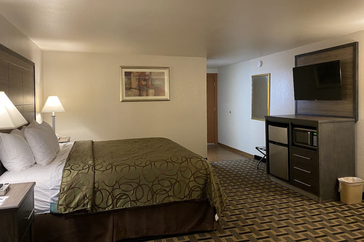 Deluxe King Room