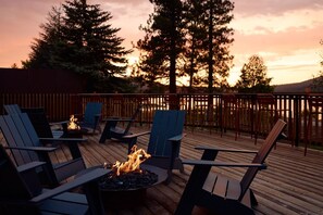 Terrace/patio - Hotel Marina Riviera (Big Bear Lake)
