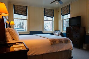 Standard Room, 1 King Bed, City View (Main Street Rooms) | Premium bedding, in-room safe, iron/ironing board, free WiFi