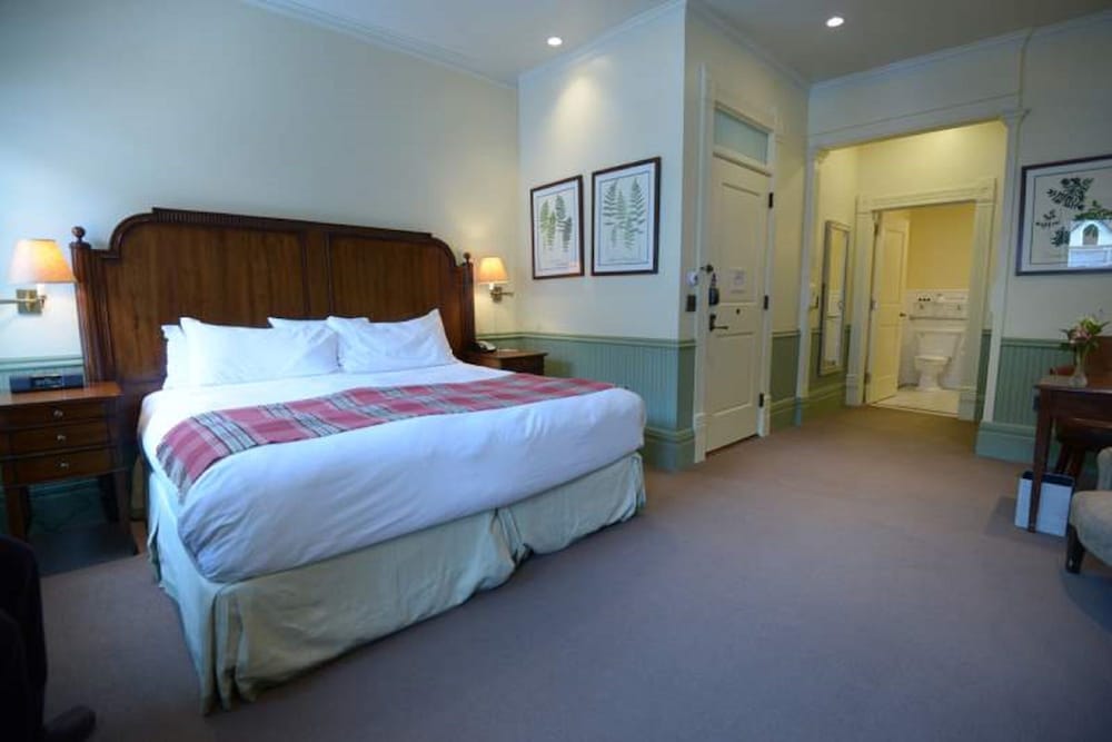 New Sheridan Hotel by null