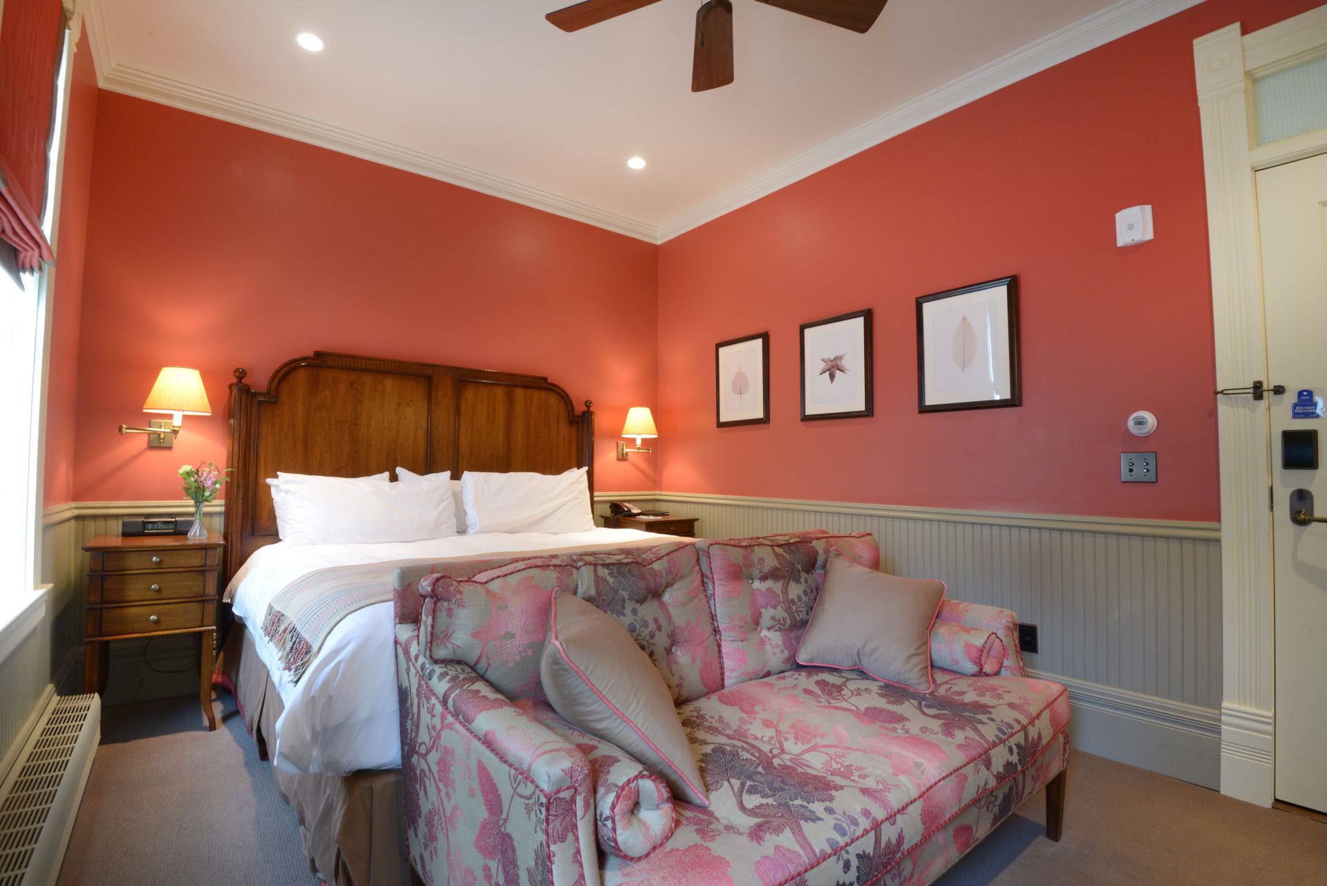 standard room, 1 king bed (cozy interior rooms) | premium bedding, in-room safe, iron/ironing board, free wifi