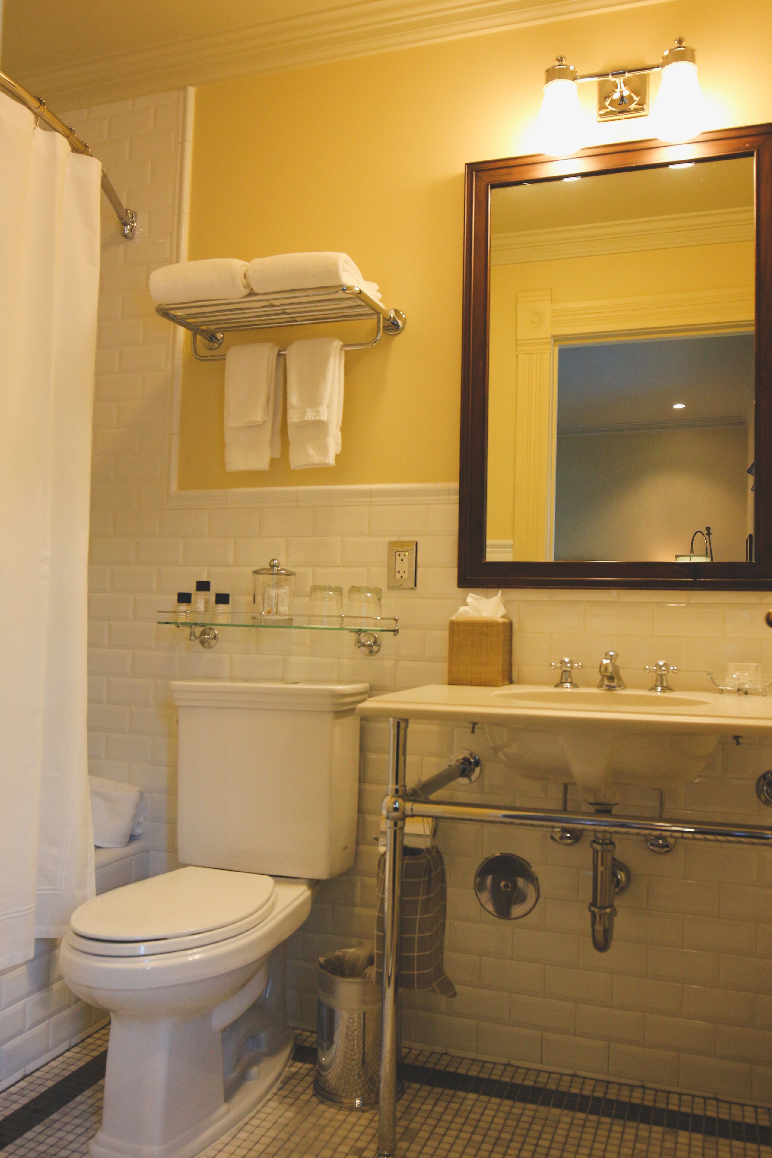 superior room, 1 king bed, mountain view (pandora rooms) | bathroom | combined shower/bathtub, free toiletries, hair dryer, bathrobes