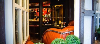 Dom Hotel Am Römerbrunnen