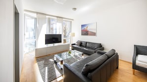 Dom Deluxe Apartment | Living area - Dom Hotel Am Römerbrunnen (Cologne)
