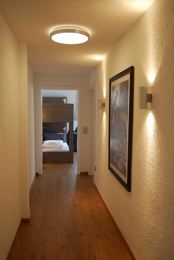 Studio, 4 Persons | Hypo-allergenic bedding, in-room safe, desk, soundproofing