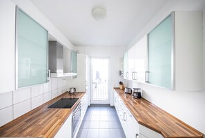 Dom Deluxe Apartment | Private kitchen - Dom Hotel Am Römerbrunnen (Cologne)