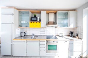 Dom Family-Business-Apartment | Private kitchen - Dom Hotel Am Römerbrunnen (Cologne)