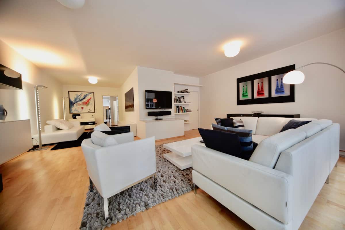 Dom Deluxe Apartment | Area soggiorno | TV a schermo piatto