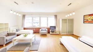 Domspatz City Apartment, view to Kölner Dom, balcony (4min walking distance) - Dom Hotel Am Römerbrunnen (Cologne)