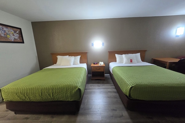 Egyptian cotton sheets, premium bedding, pillowtop beds, desk