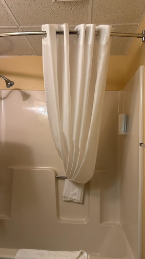 Room, 1 King Bed, Non Smoking | Bathroom | Combined shower/tub, deep soaking tub, hydromassage showerhead