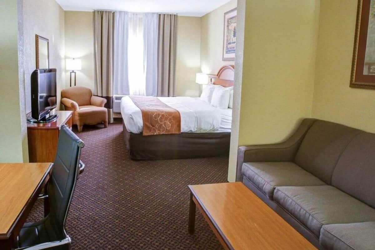 1 Schlafzimmer, Schreibtisch, Bügeleisen/Bügelbrett, Zustellbetten