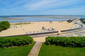 Beach/ocean view - The Provincetown Inn (Provincetown)