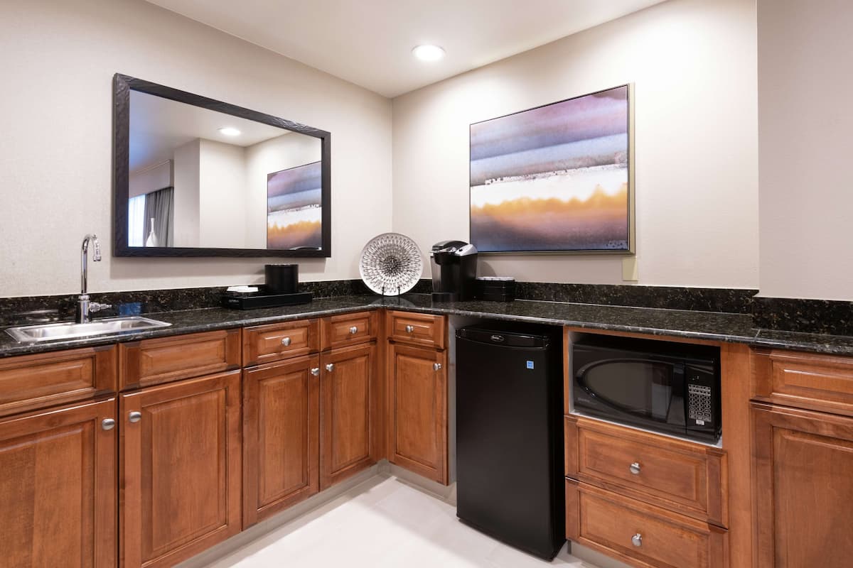 one king bed, non-smoking | private kitchen | fridge, microwave, coffee/tea maker