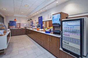 Free daily continental breakfast