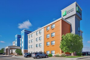 Exterior - Holiday Inn Express Fremont by IHG (Fremont)