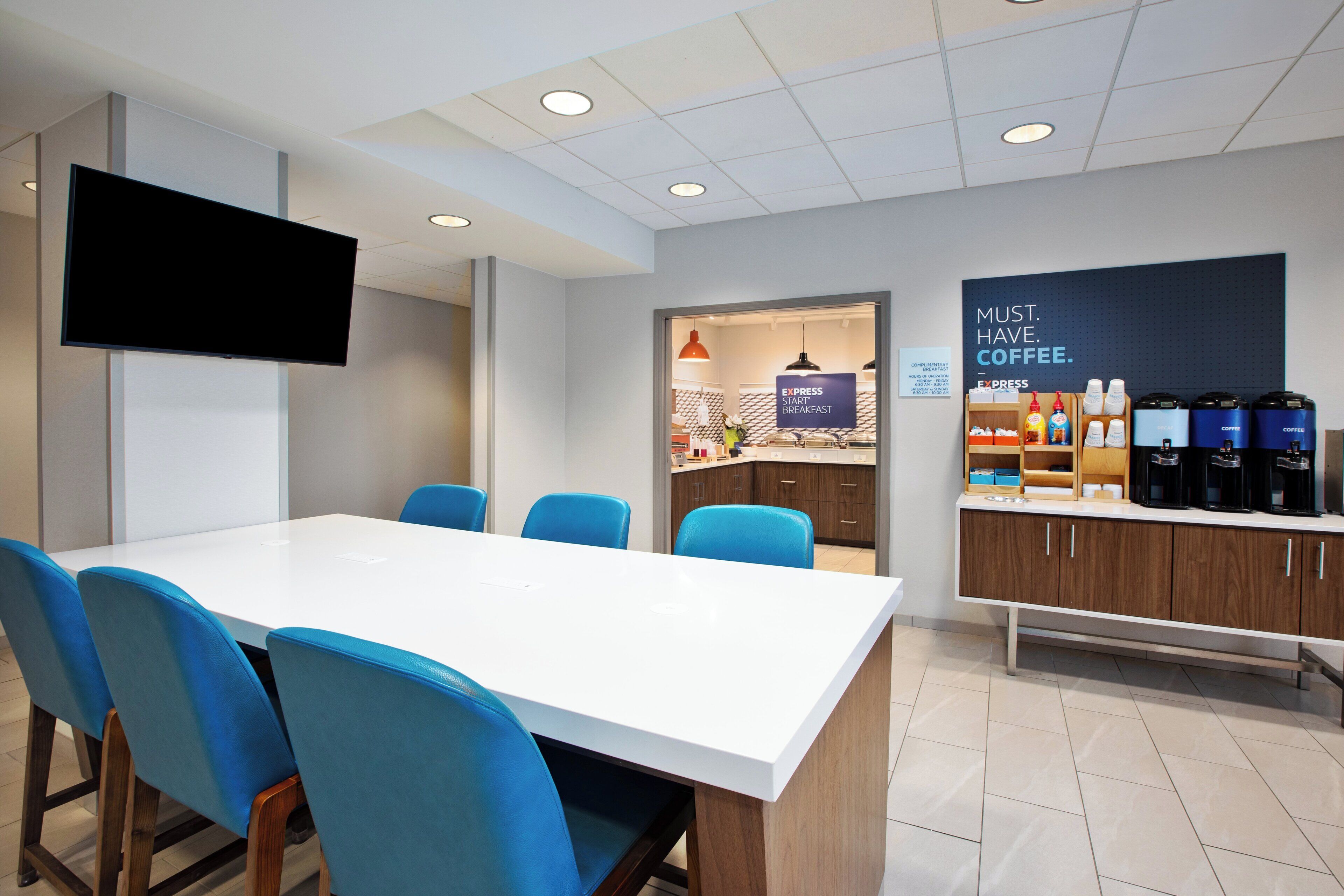 free daily continental breakfast