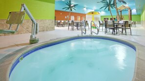 Indoor pool - Holiday Inn Express Fremont by IHG (Fremont)