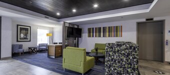 Holiday Inn Express Hotel & Suites Petersburg-Dinwiddie by IHG