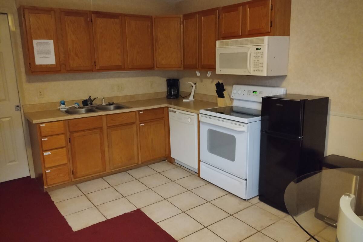 studio | private kitchen | mini-fridge, microwave, coffee/tea maker