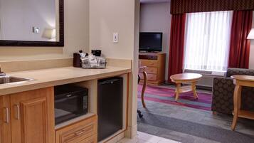 In-room safe, desk, iron/ironing board, free WiFi