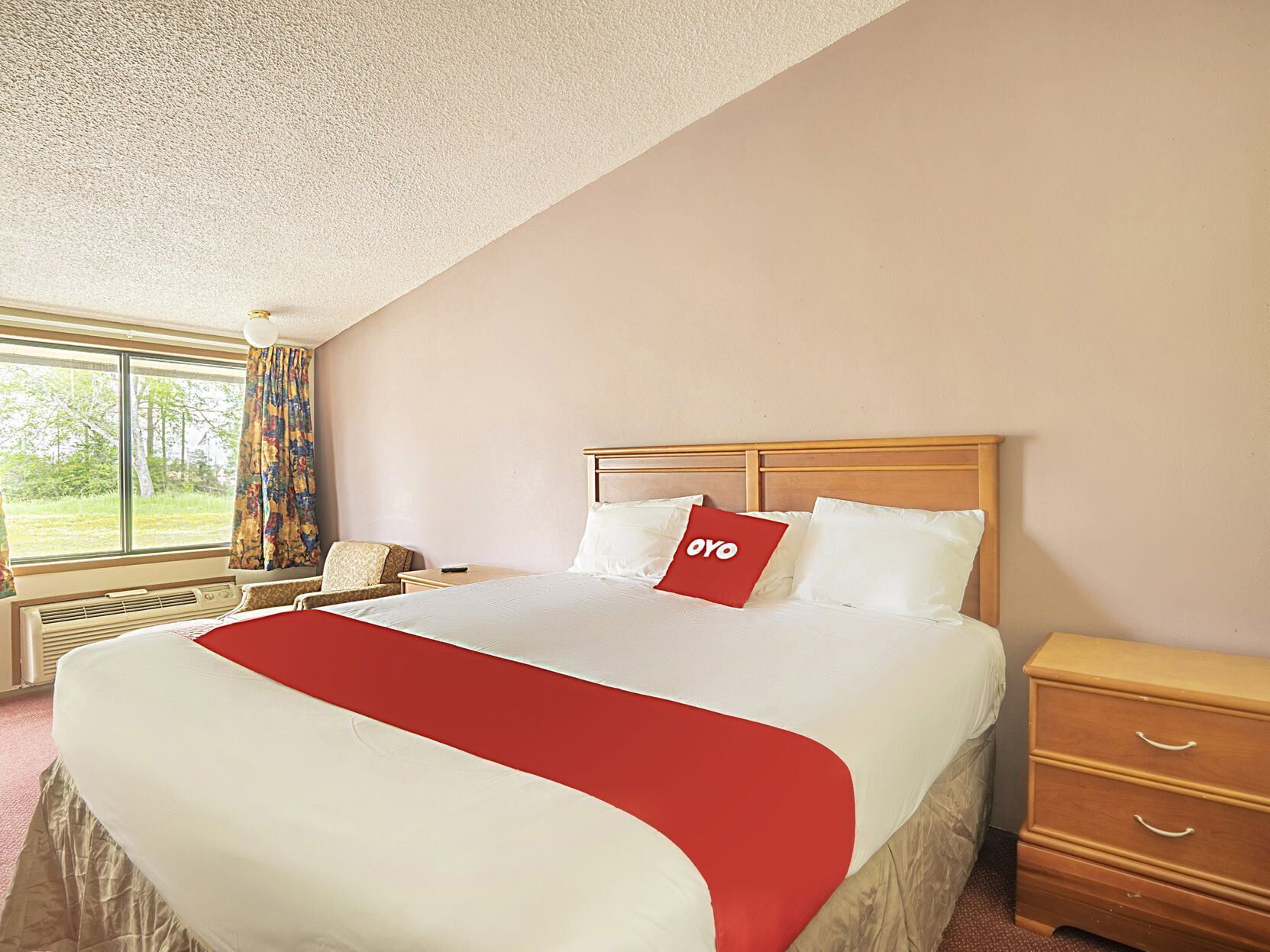 In-room safe, desk, iron/ironing board, free WiFi
