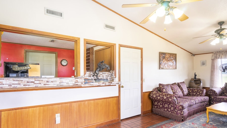 OYO Hotel Daleville AL Hwy 84