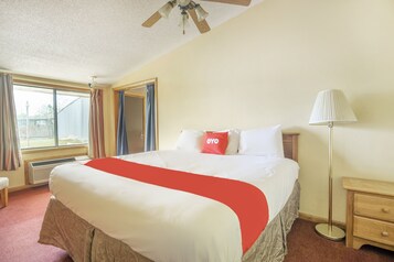 1 bedroom, in-room safe, desk, iron/ironing board
