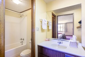 Amenidades de baño gratuitas, toallas, jabón, shampoo 