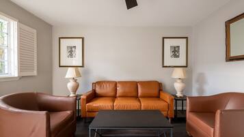 Suite, 2 Bedrooms, Non Smoking | Premium bedding, iron/ironing board, free WiFi, bed sheets