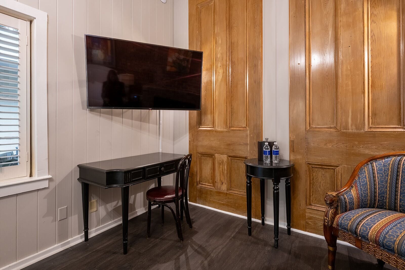 Deluxe Room, 1 King Bed, Non Smoking | Premium bedding, iron/ironing board, free WiFi, bed sheets