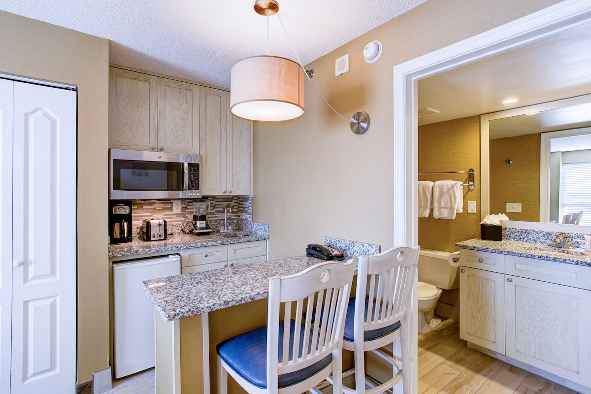 microwave, coffee/tea maker, paper towels