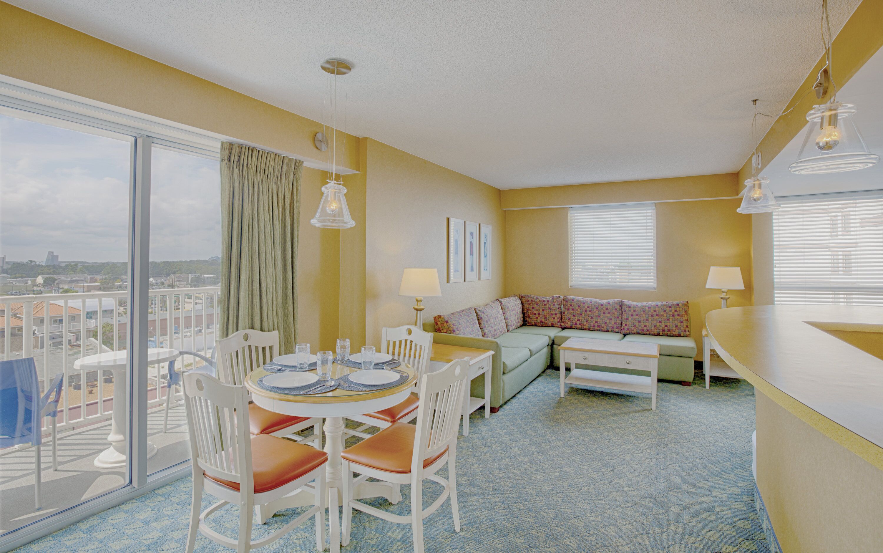 På stranden og hvit sand