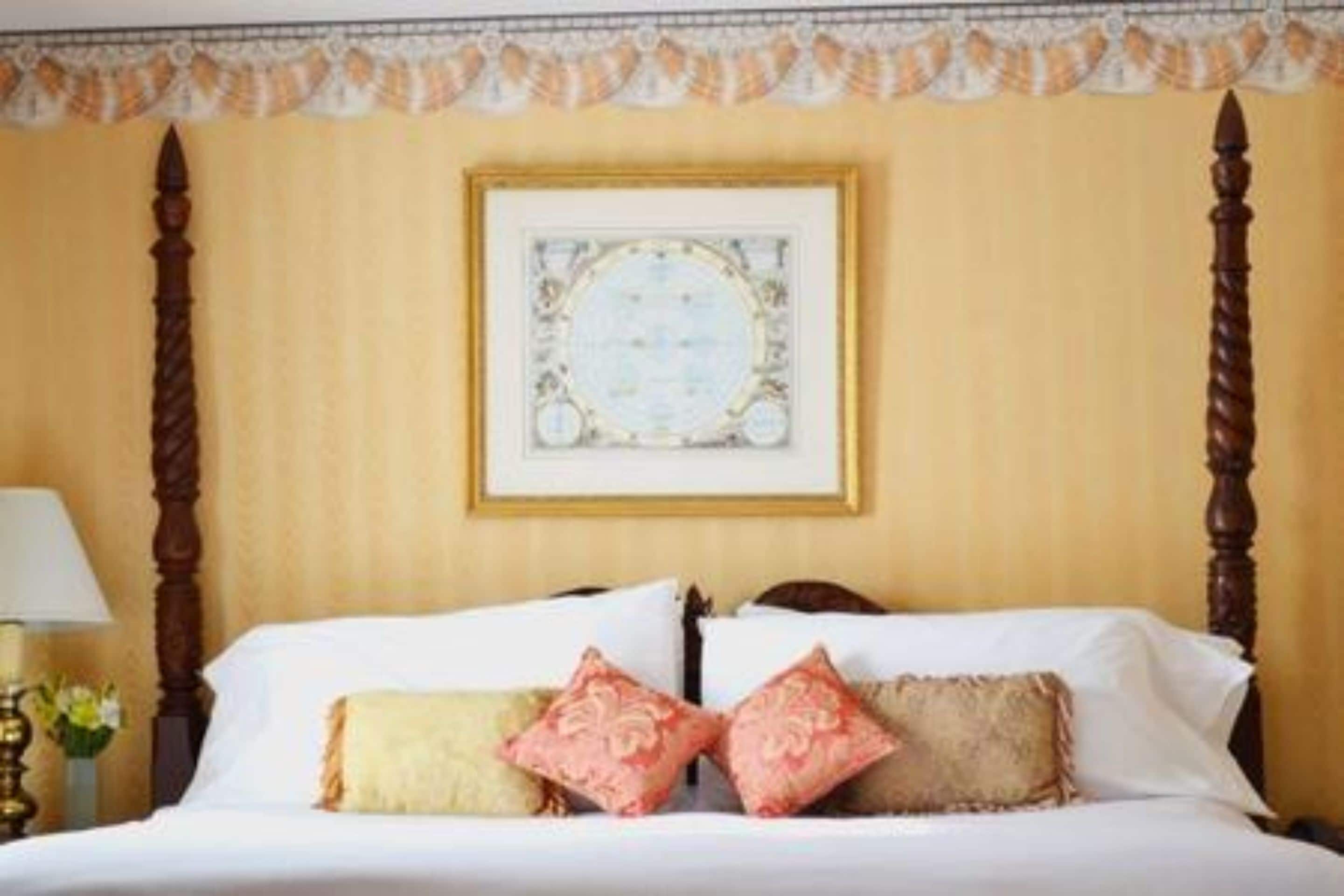 standard room, 1 king bed | premium bedding, in-room safe, iron/ironing board, free cots/infant beds