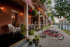 Bicycling - The Inn at Saratoga (Saratoga Springs)