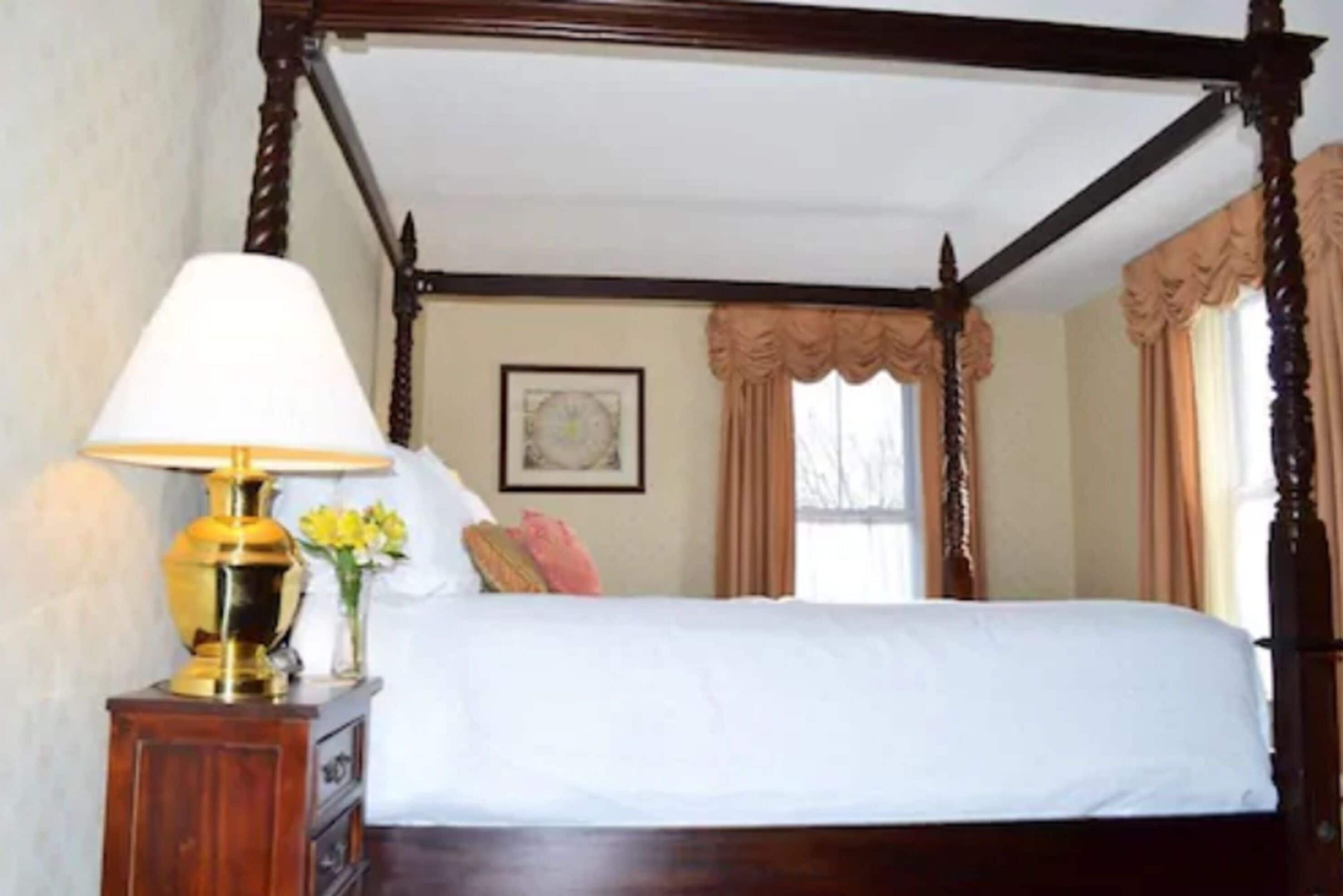 standard room, 1 king bed | premium bedding, in-room safe, iron/ironing board, free cots/infant beds